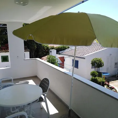 Apartment Holiday Bujas - Apartman