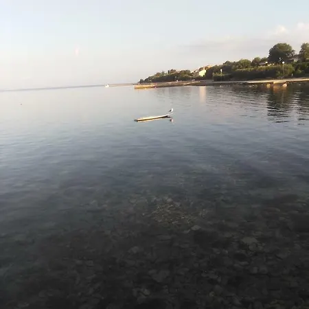 Holiday Bujas - Apartman Apartment Petrcane